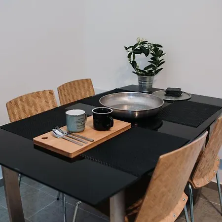 Jam Luxury B&B 기오르