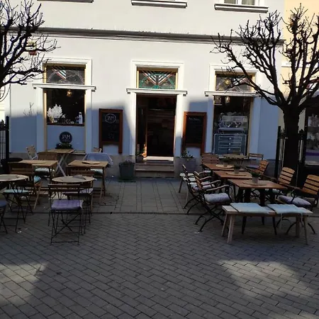 Jam Luxury Bed & Breakfast Gyor