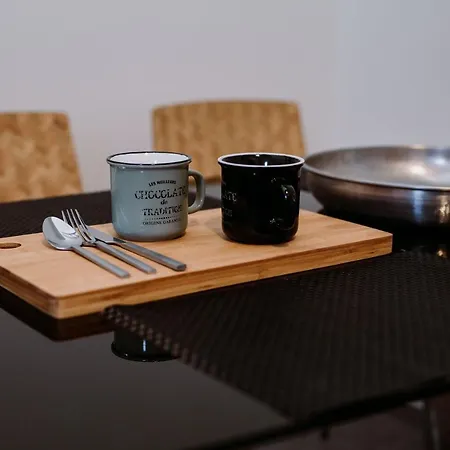 לינה וארוחת בוקר Jam Luxury *