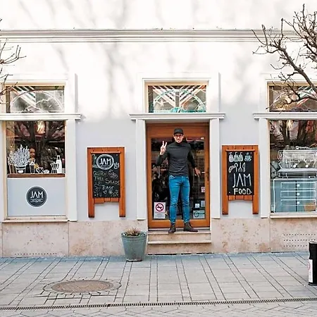 Jam Luxury Alojamento de Acomodação e Pequeno-almoço Győr