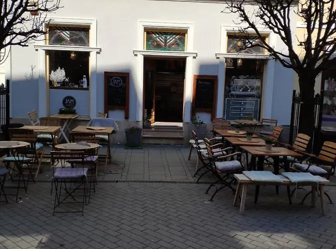 Jam Luxury Bed & Breakfast Gyor
